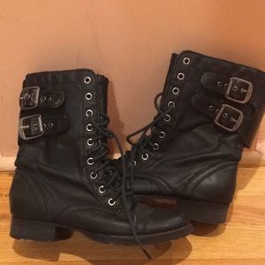 BAKERS COMBAT BOOTS- great condition!